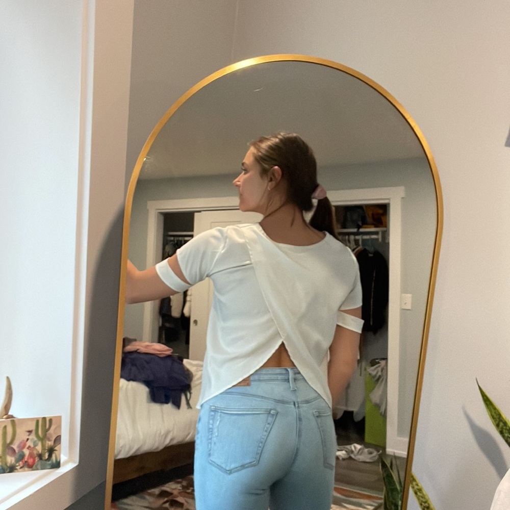 EDGY x CUT OUT BLOUSE